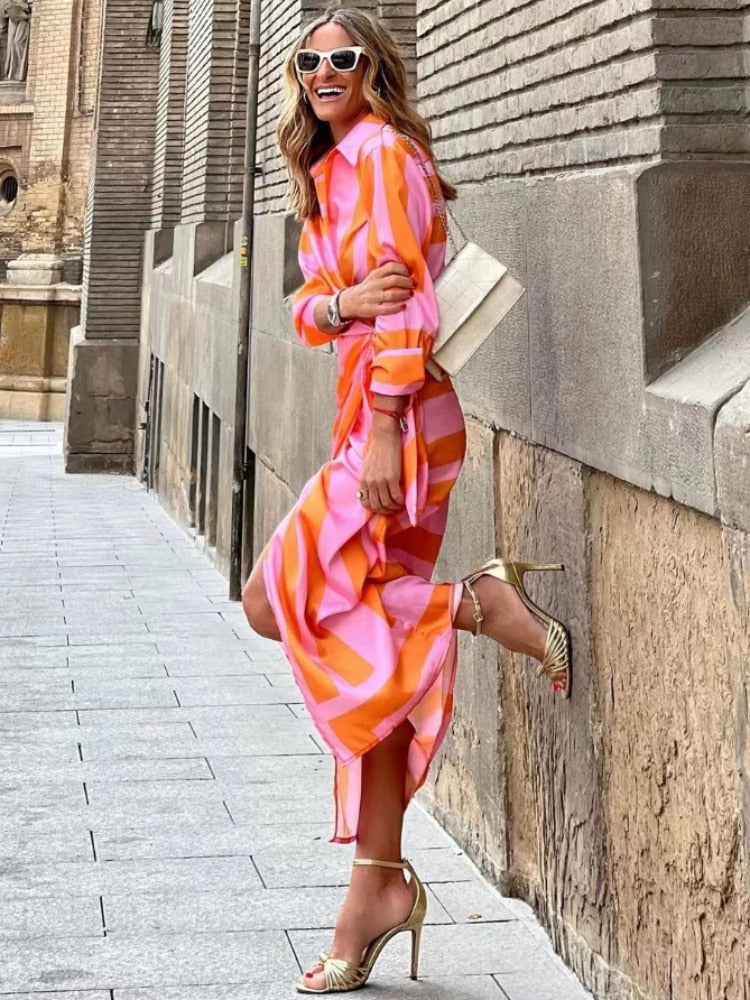 Damen-Wickelkleid mit Ärmeln und Bindegürtel