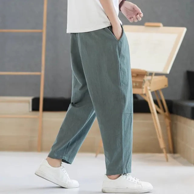 Sommerliche, konisch zulaufende Lounge-Hose für Männer mit Seitentaschen