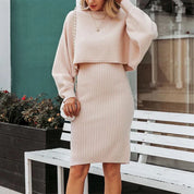 Zweiteiliges Set für Damen mit geripptem Midirock und kurzem Pullover Oberteil