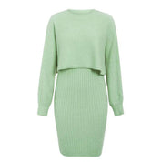 Zweiteiliges Set für Damen mit geripptem Midirock und kurzem Pullover Oberteil