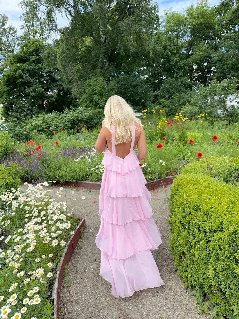 Maxikleid für Damen mit Rüschen und Rückenausschnitt sowie Neckholder-Ausschnitt