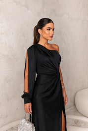 Satin-Maxikleid für Damen mit einem Träger und hohem Seitenschlitz