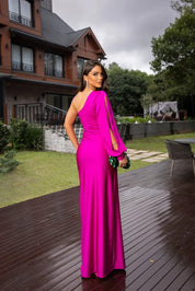 Satin-Maxikleid für Damen mit einem Träger und hohem Seitenschlitz
